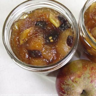 Homemade Apricot and Apple Chutney Recipe