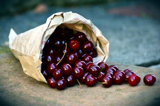Baf of cherries