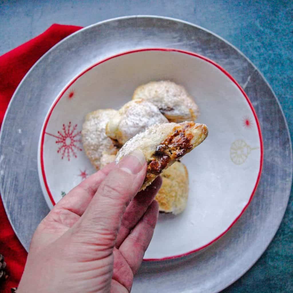 Baked Easy Puff Pastry Mincemeat Rolls 