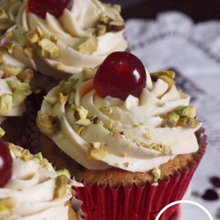Mon Cherry Amour Cupcakes are perfect to serve for Valentines Day #cupcakes #cherry #valentines