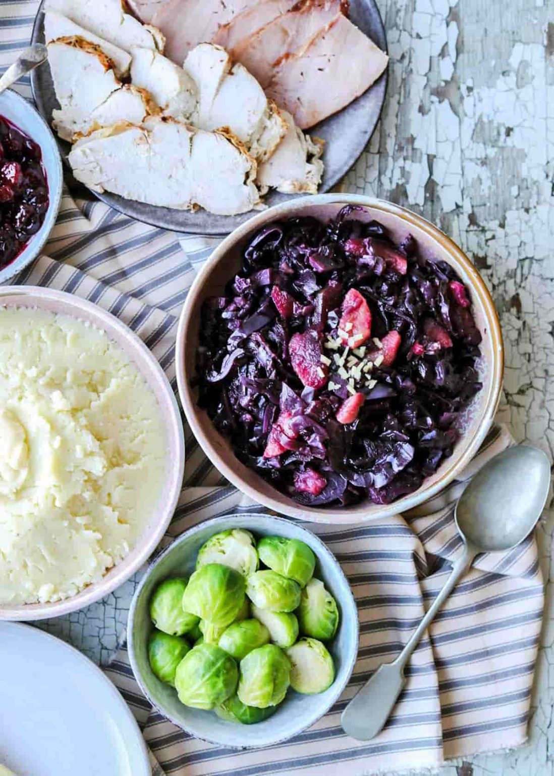 Braised Red Cabbage with Apples & Ginger (Slow Cooker) Farmersgirl Kitchen