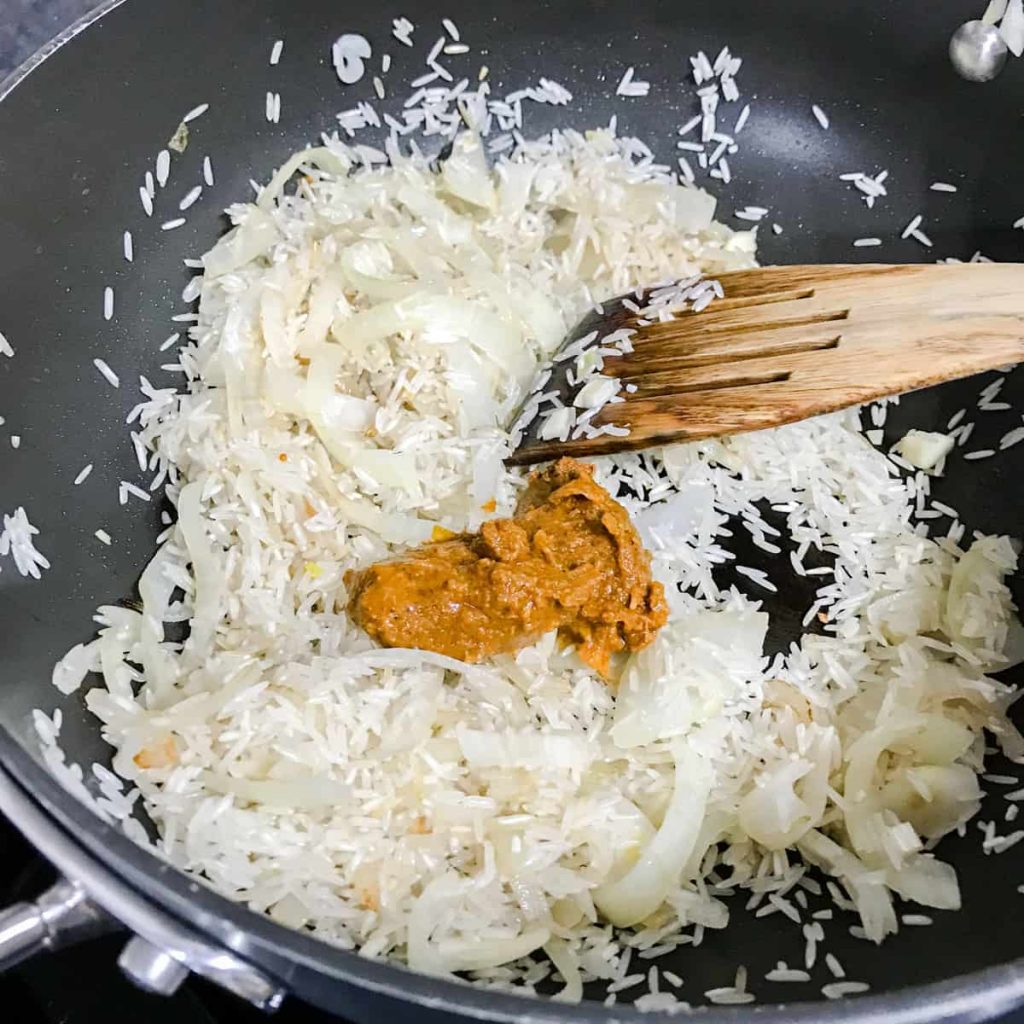 Smoked Mackerel Kedgeree curry paste, rice and onion