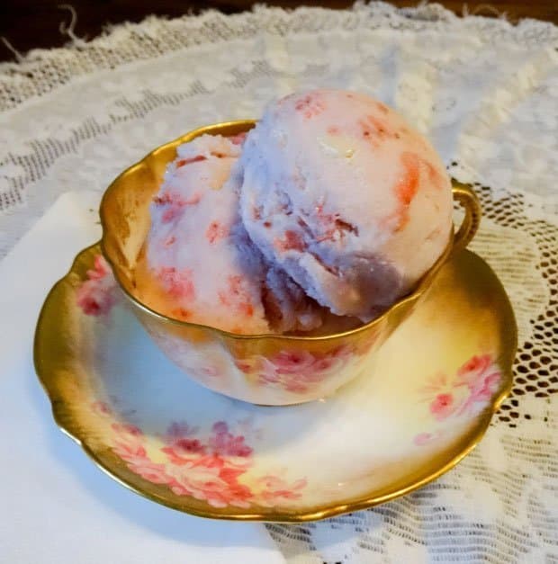 Easy Eton Mess Ice Cream Recipe