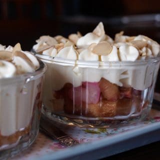 A simple Rhubarb and Ginger Trifle, two stalks of rhubarb make a delicious dessert for four #rhubarb #ginger #trifle #recipe