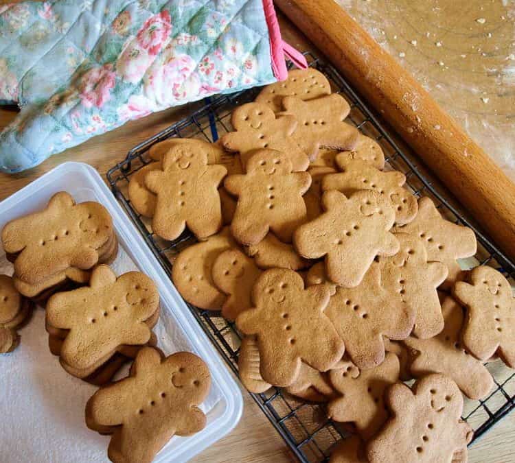 Sweet Gingerbread Men - a perfect homemade holiday treat