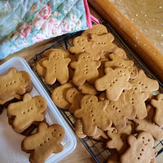 Make these Sweet Gingerbread Men for your holiday cookies