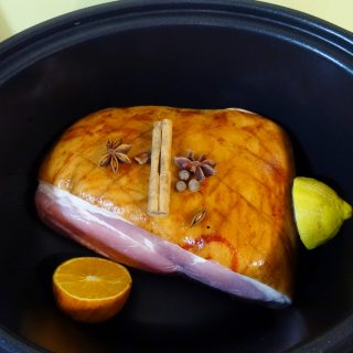 Slow cooker Spiced Ham - Ham cooked in the slow cooker with oranges and lemons ans spices