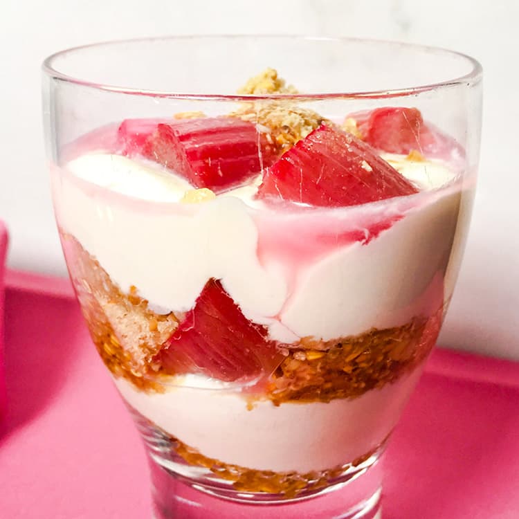 rhubarb cranachan in glass.