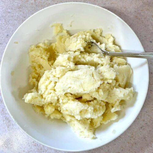 mashed potatoes in bowl