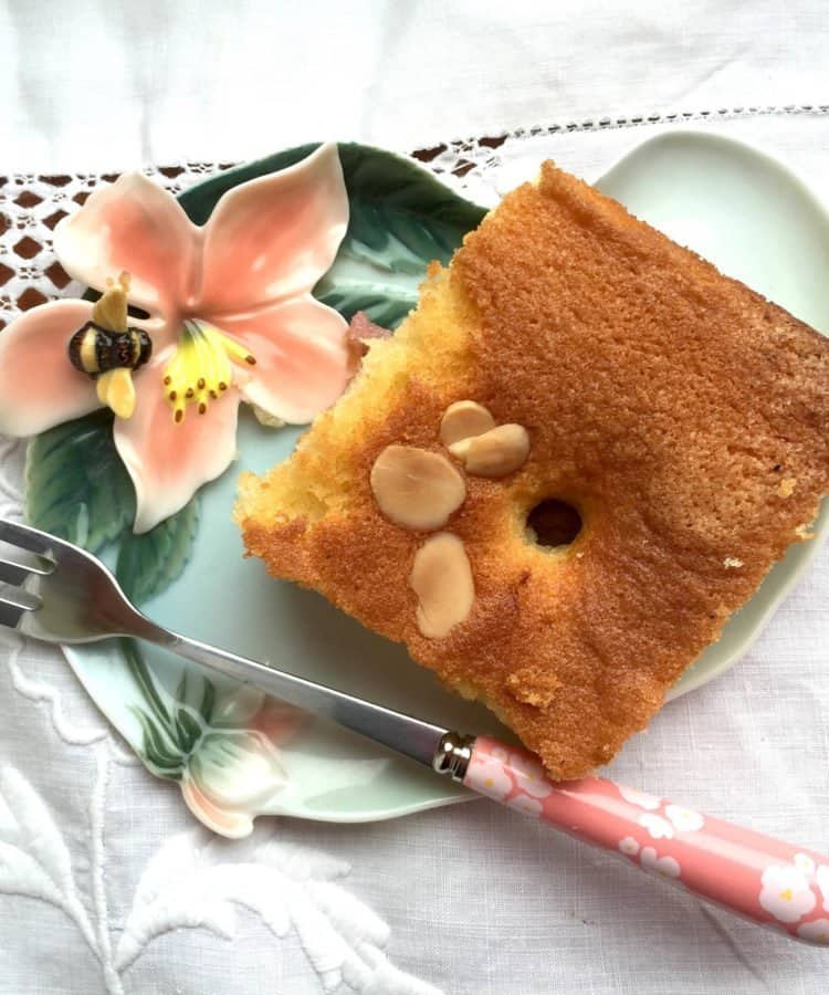 Glorious soft almond sponge with juicy fresh plums: Plum and Almond Traybake Cake