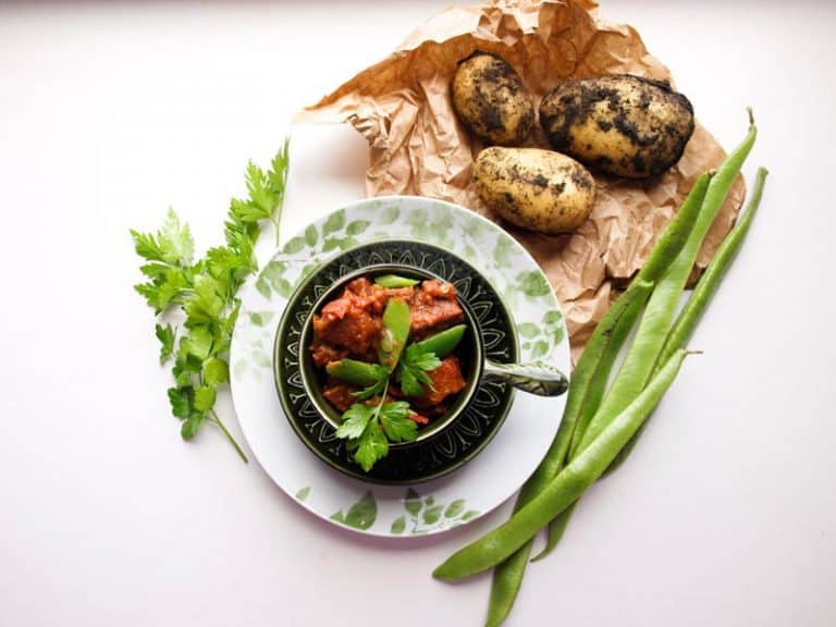 All the delicious flavours of chorizo combined with summer vegetables from the garden or allotment: Slow Cooker Chorizo, Potato & Runner Bean Recipe