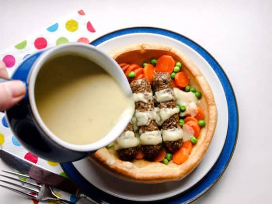 PouringOnoin Gravy