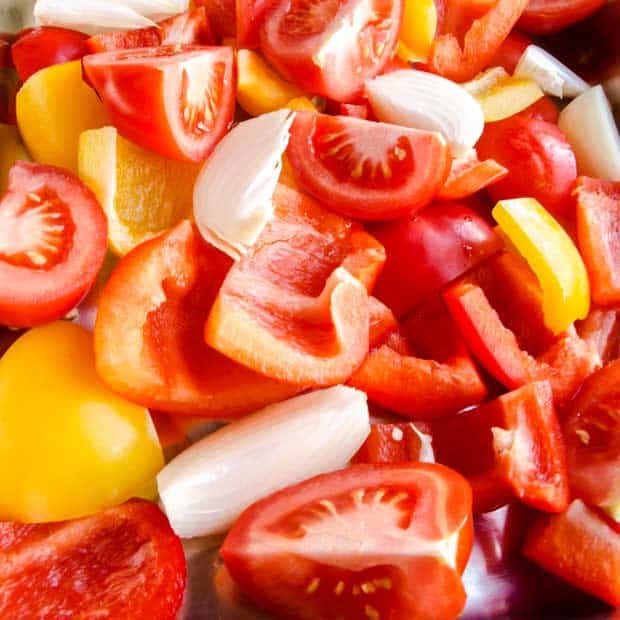 mixed tomatoes, peppers and onoins
