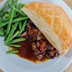 Beef Bourguignon Pie with puff pastry and green beans