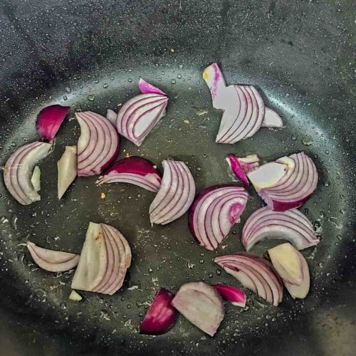 saute red onion in slow cooker