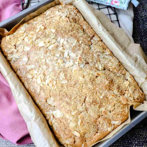 Spiced Rhubarb Cake with oven glove