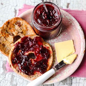 Low Sugar Blackberry & Apple Jam with bagels