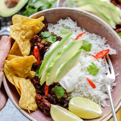 slwo cooker chilli with avocado