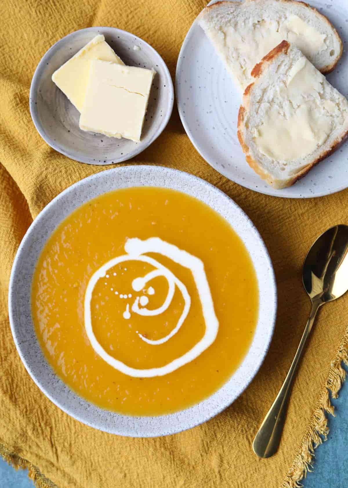 Slow Cooker Butternut Squash and Ginger Soup