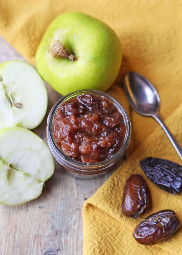 Slow Cooker Date and Apple Chutney Farmersgirl Kitchen