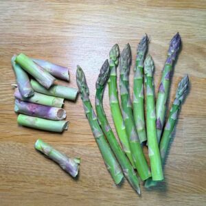 asparagus spears with ends snapped off.