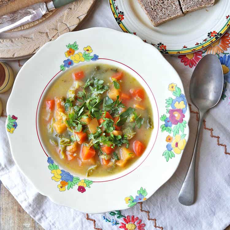 Chunky Vegetable Soup (WW2 Ration Recipe)