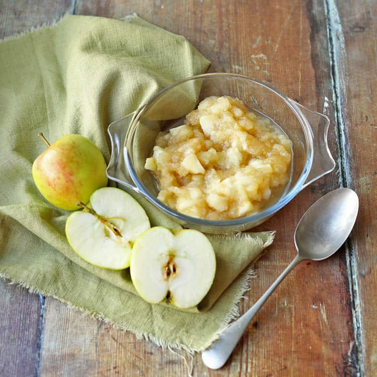 APPLE COMPOTE (STEWED APPLES) - Farmersgirl Kitchen