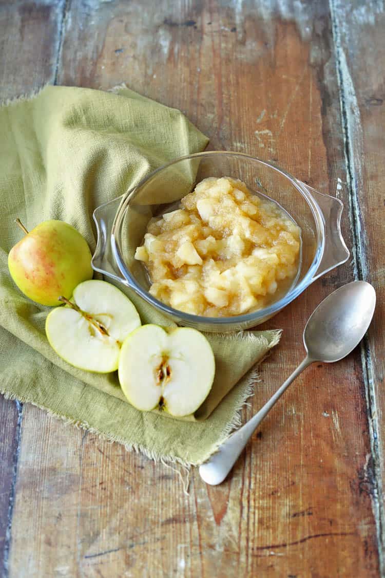 A closer look at The Benefits Of Apple Compote For Dogs