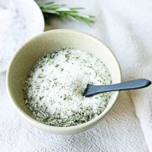 rosemary seasoning salt in bowl.